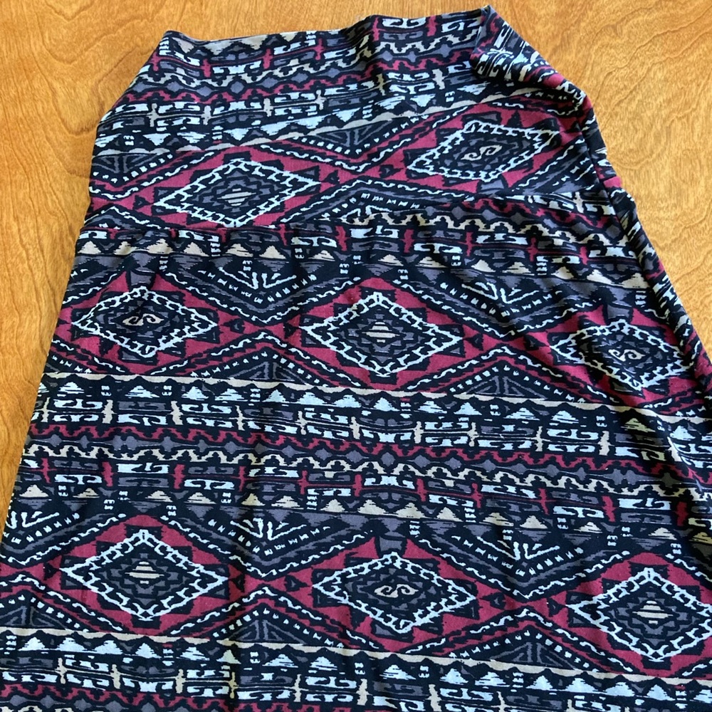 Black and red patterned maxi skirt